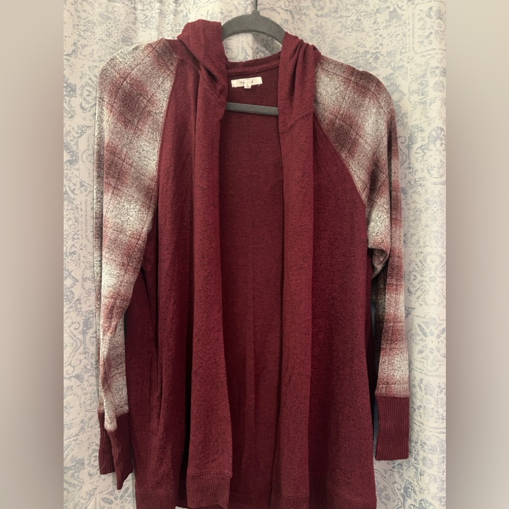 Super soft Maurice’s cardigan. Large